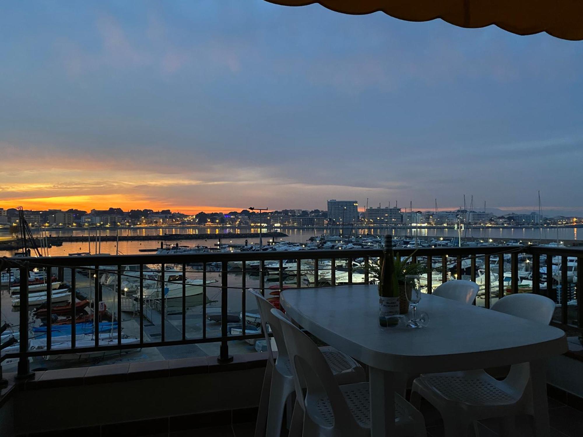 Precioso Apartamento En Primera Linea De Mar L' Escala Exteriér fotografie